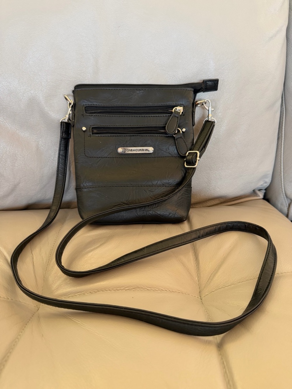 Stone Mountain Black Multi Pocket Crossbody Bag Adjustable Strap
